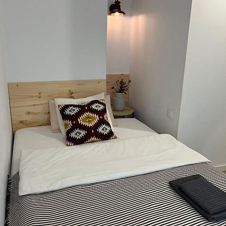 Hola Hostel Аликанте Экстерьер фото
