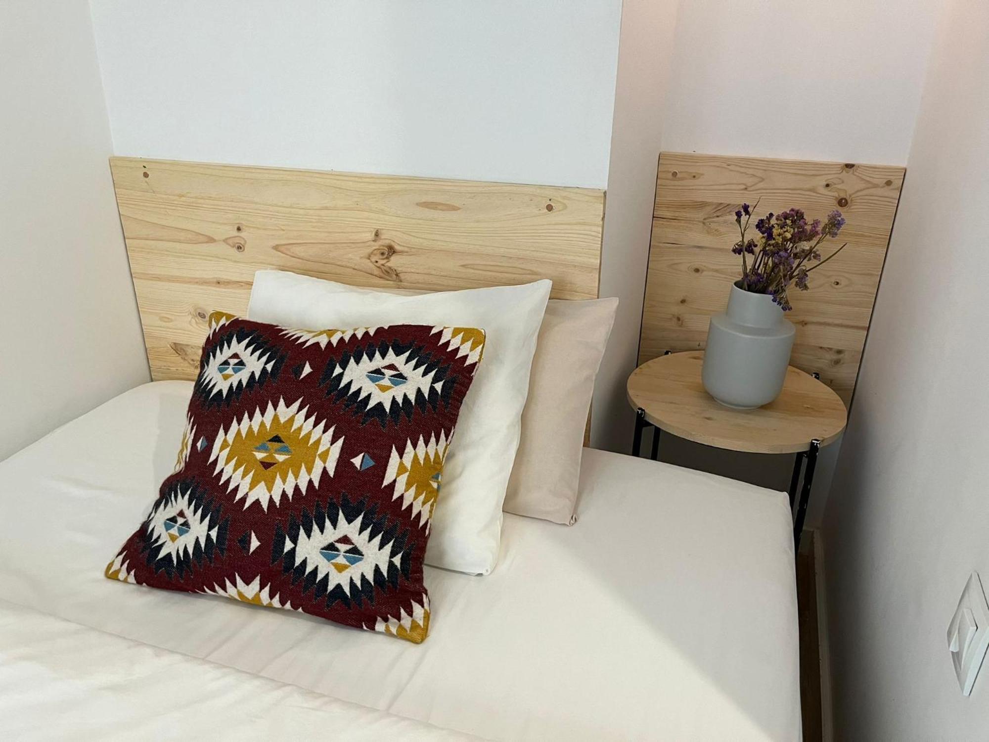 Hola Hostel Аликанте Экстерьер фото
