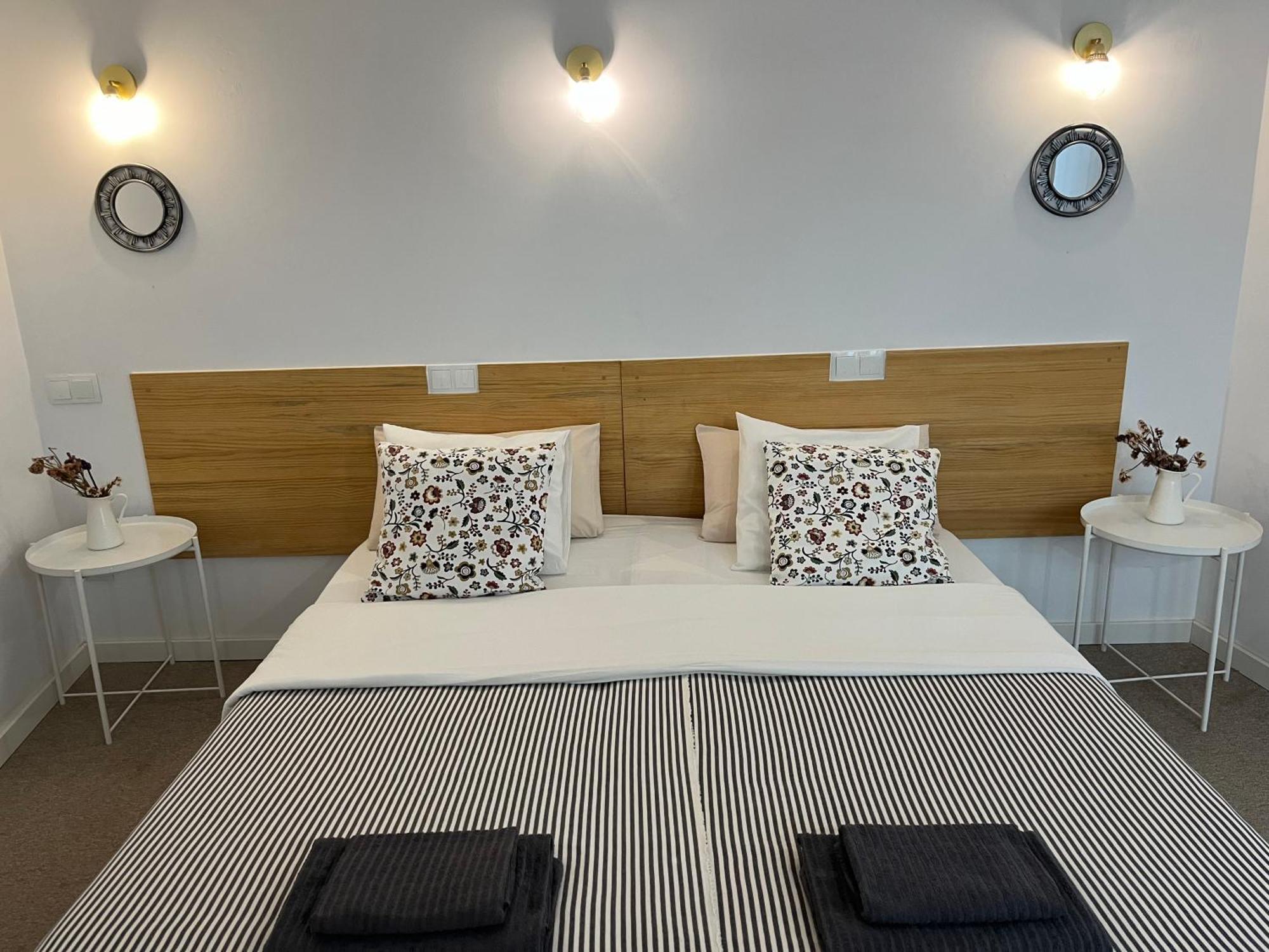 Hola Hostel Аликанте Экстерьер фото