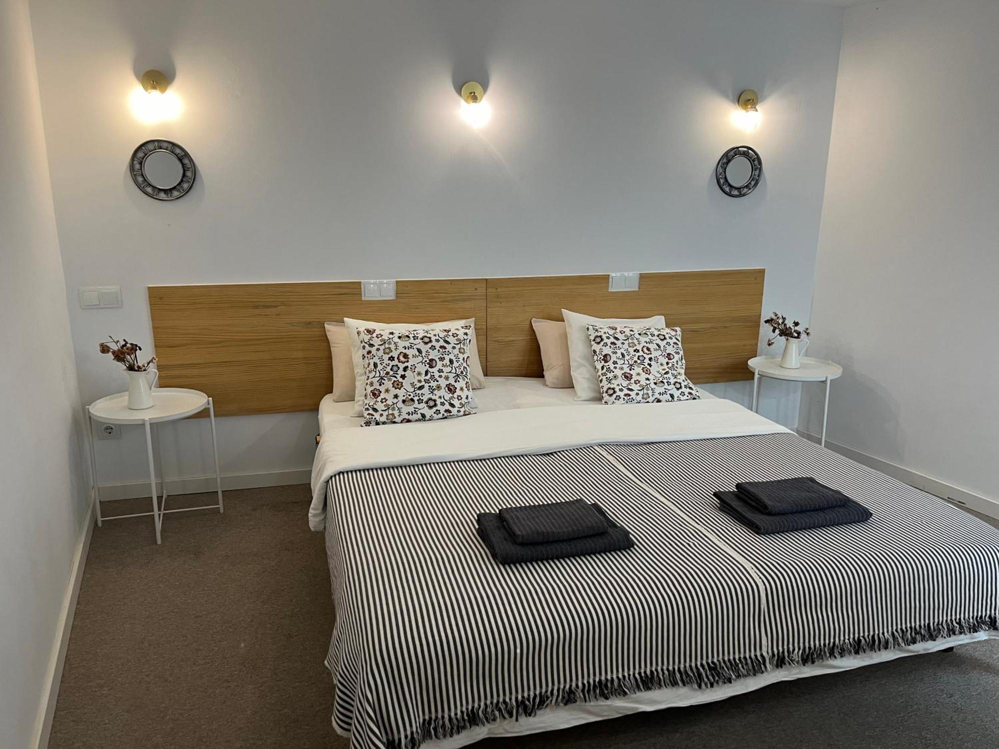 Hola Hostel Аликанте Экстерьер фото